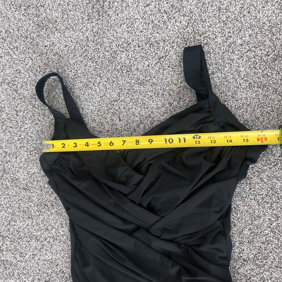 Miraclesuit BLACK Must Haves Solid Sanibel Underwire One-Piece Swimsuit US 14 - Picture 8 of 13